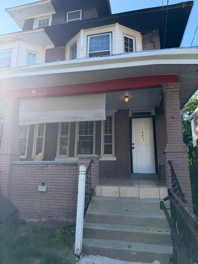Building Photo - 257 Highland Ave