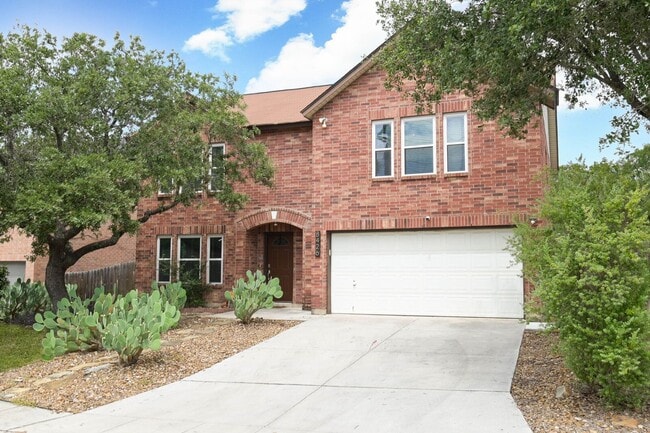 Building Photo - Beautiful 4/3.5 Home Available for Immedia...