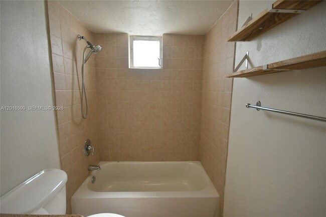 Building Photo - 6884 N Kendall Dr