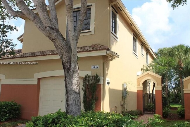 Building Photo - 3839 Pond Apple Dr