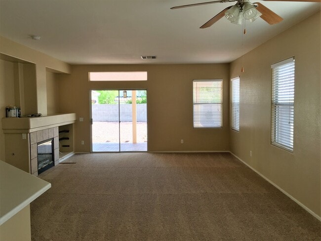 Building Photo - NW Single Story 3 Bedroom