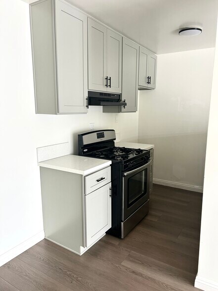 Building Photo - 794 N Shattuck Pl