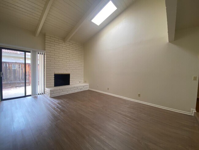 Building Photo - 1537 W Boston Ave