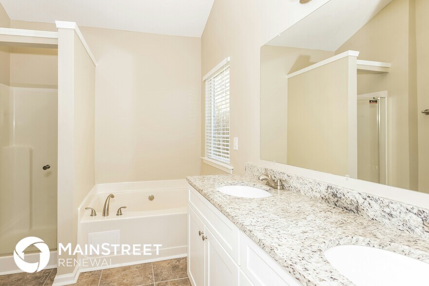 Building Photo - 1343 Wimbleton Cove