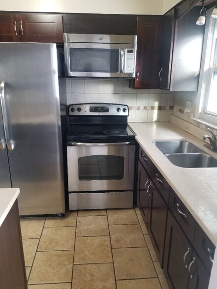 Building Photo - 4545 Park Ave