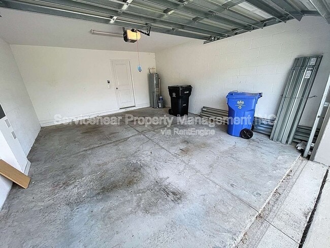 Building Photo - 734 Royal Empress Dr