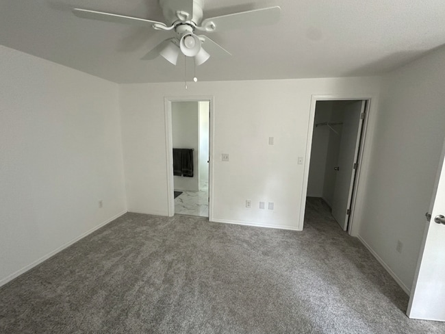 Building Photo - 18226 Big Fir Ct SE