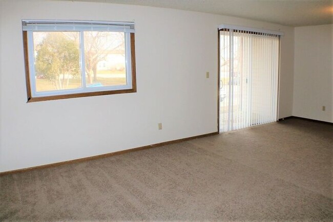 Building Photo - $1,100 | 2 Bedroom, 1 Bathroom Condo | Cat...