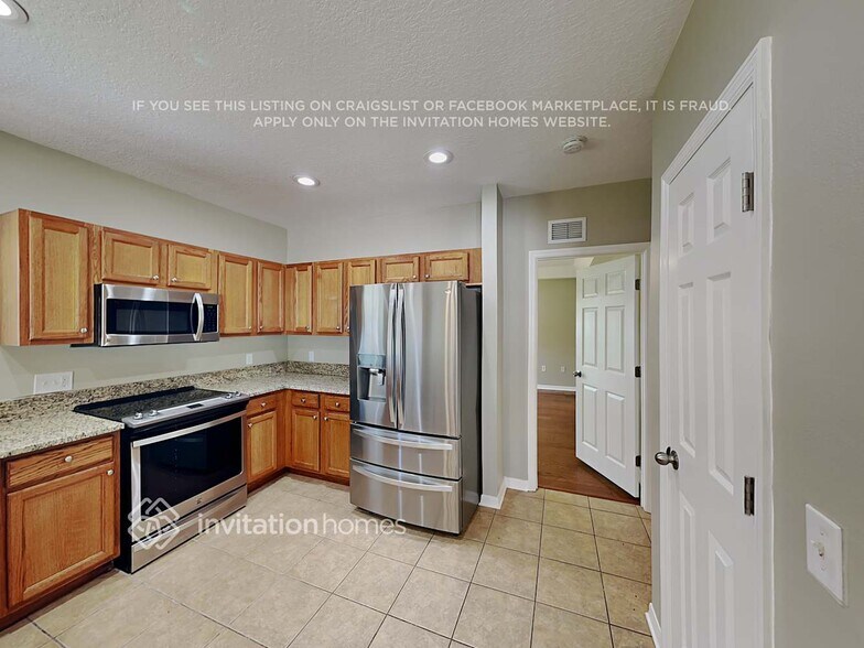 Building Photo - 3406 70th Ct E
