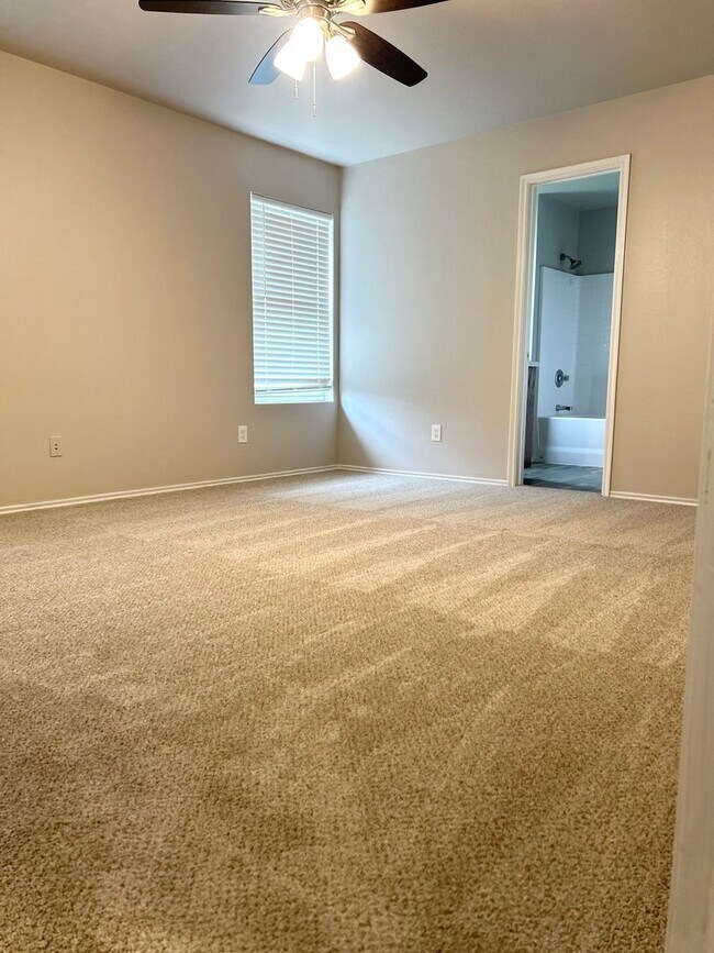 Building Photo - Beautiful Home in Great Neighborhood