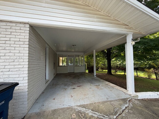 Building Photo - 608 Margaret Dr