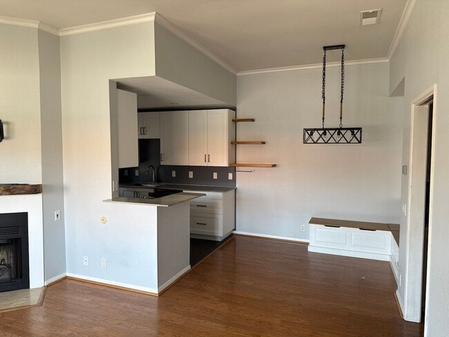 Building Photo - 2 BR/2BA Kensington Condominium with Garage