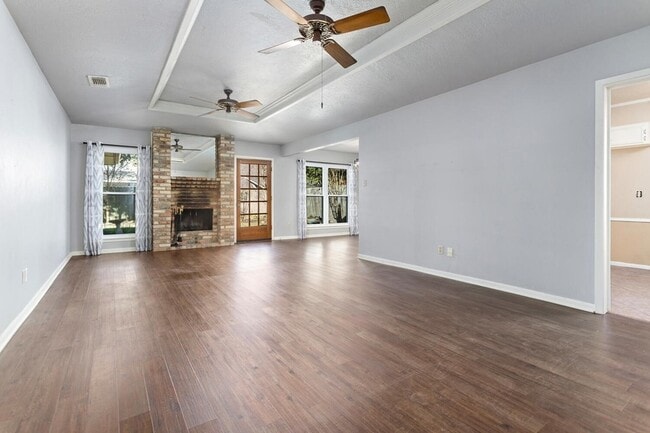 Building Photo - 6760 Gladys Ave