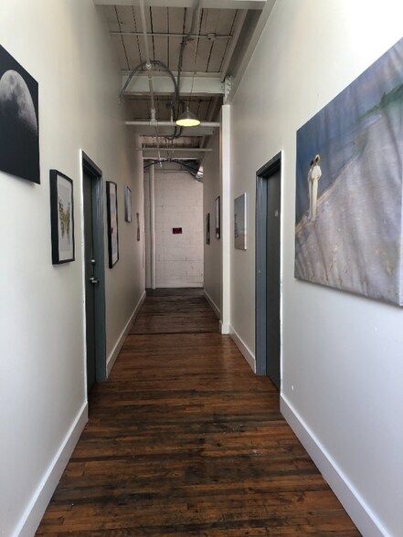 Primary Photo - 1417 Kemper St