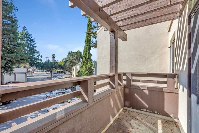 Building Photo - 181 Centre St