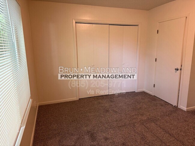 Building Photo - 10417 Victoria Dr