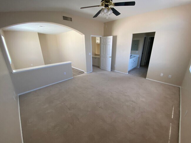 Building Photo - Wonderful 4 bed/2.5 bath home located in W...