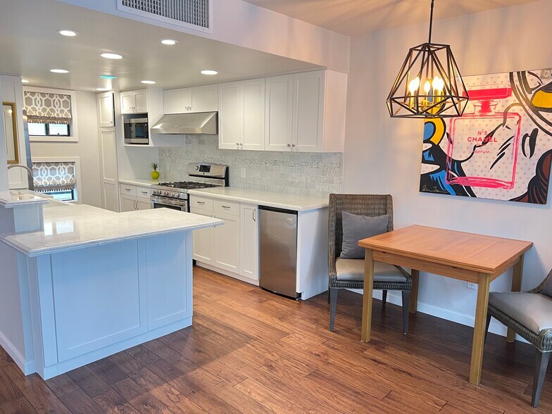 Building Photo - 8132 Camino Del Sol