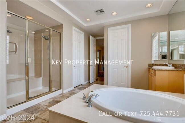 Building Photo - FULLY FURNISHED 5 BEDROOM + DEN HOME WITH ...