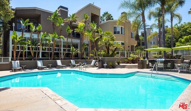 Building Photo - 1401 Ambassador St