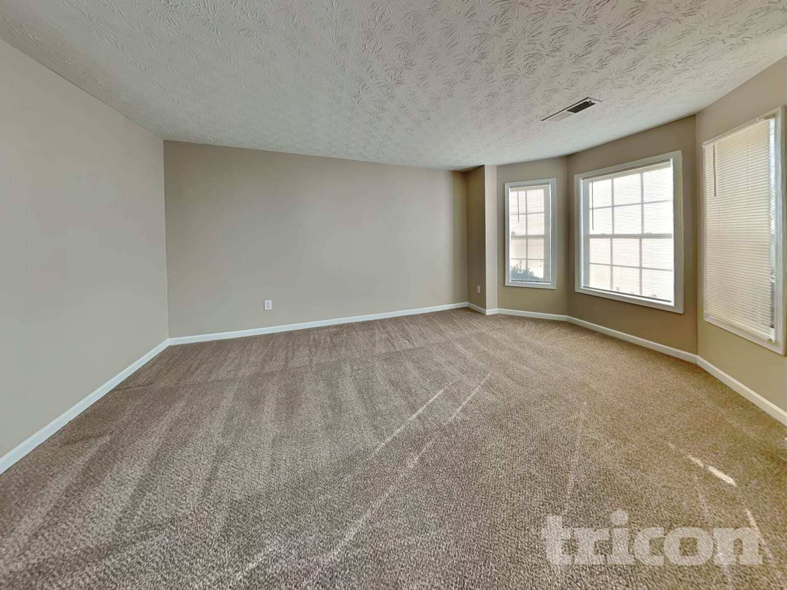 Building Photo - 180 Prince Edward Way