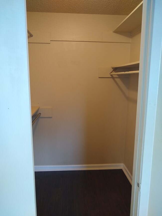 Building Photo - 511 Solar Dr