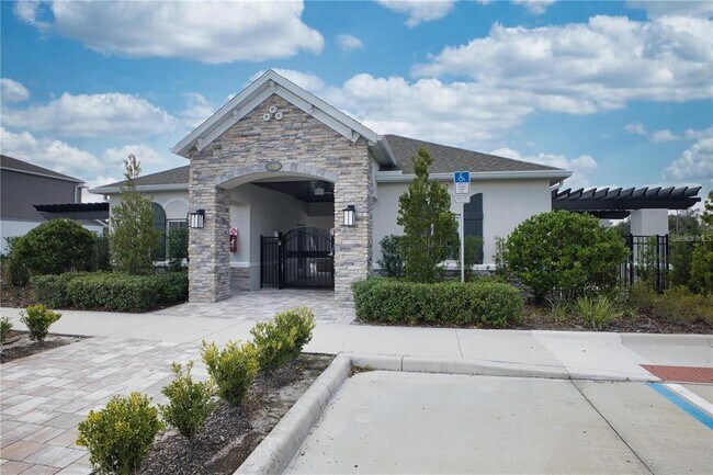 Building Photo - 14722 Outfitter St