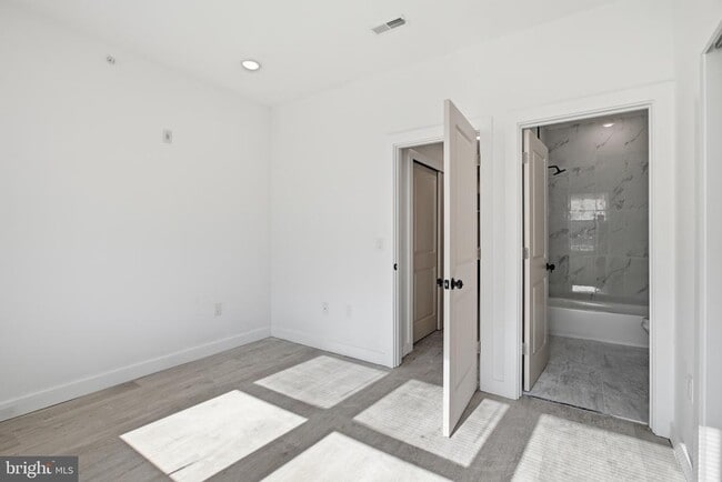 Building Photo - 2346 N 16th St