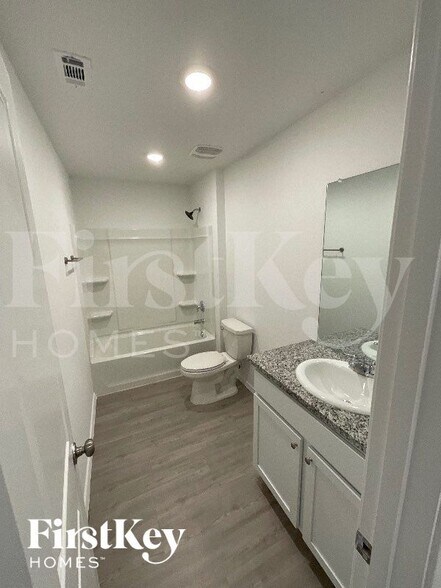 Building Photo - 1339 White Willow