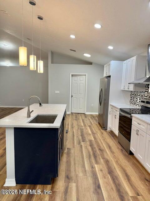 Building Photo - 185 King Arthur Ct