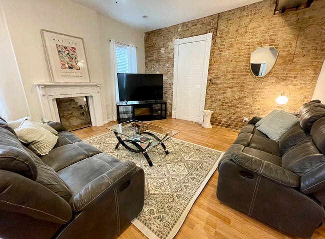 Building Photo - 2630 W Burnett Ave