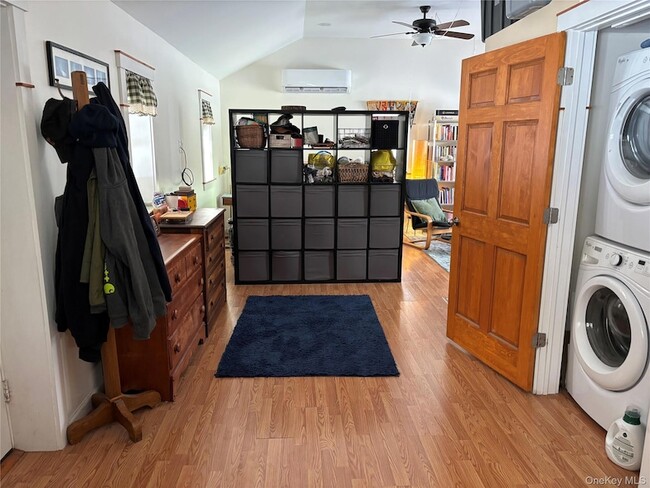 Building Photo - 273 S Rd