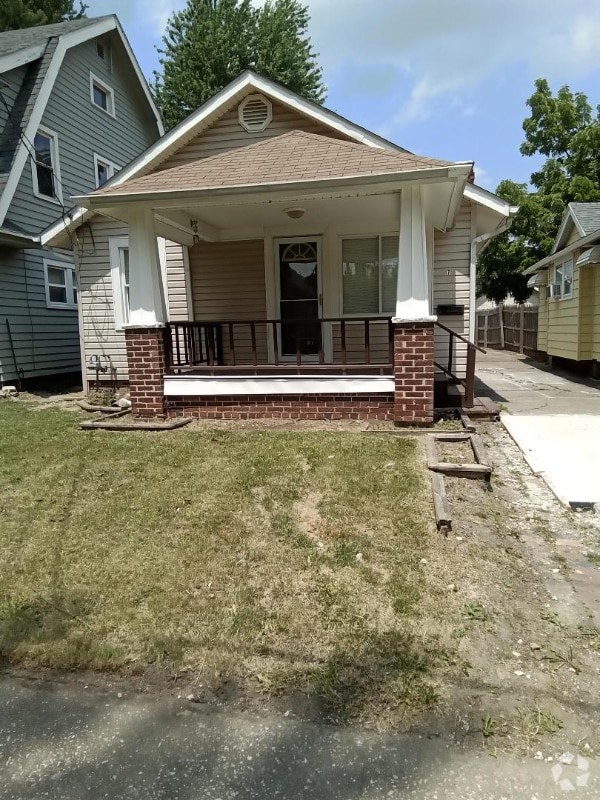 Building Photo - 1740 Duncan Rd