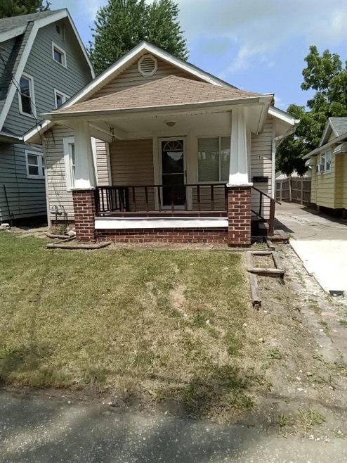 Building Photo - 1740 Duncan Rd