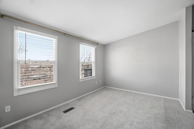 Building Photo - 315 Western Ave