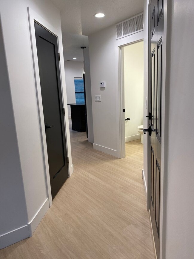 Building Photo - Lease Pending - New Townhome Driggs!  3 bedroom / 2.5 bath with garage!