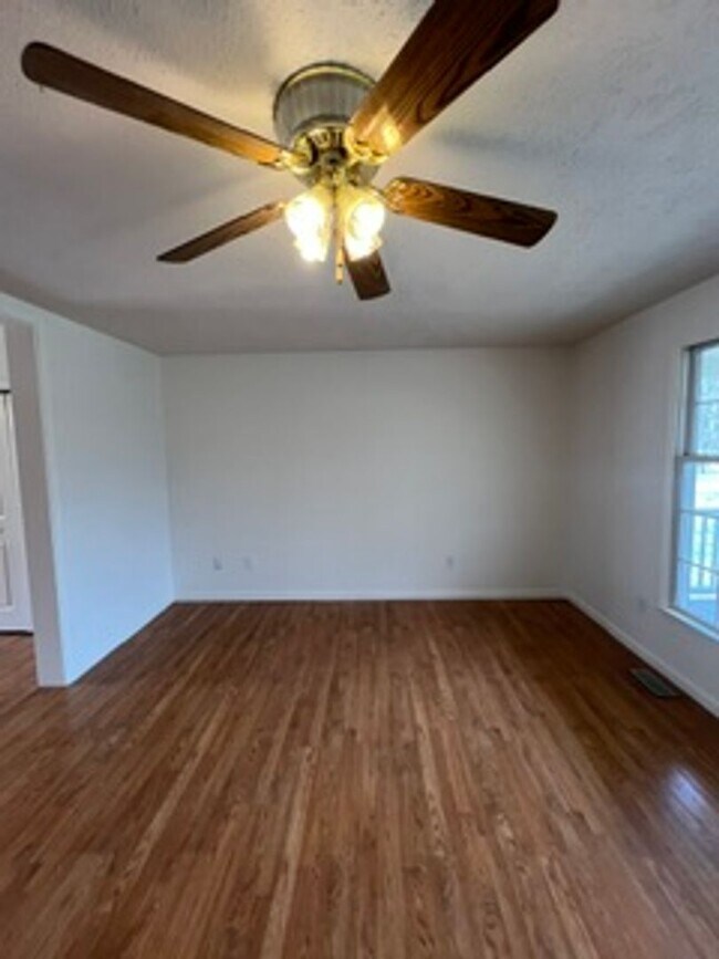 Building Photo - Single family home located in southern Rockbridge County