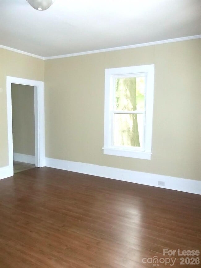 Building Photo - 319 Katonah Ave