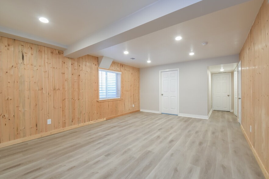 Building Photo - 12812 Newport Way
