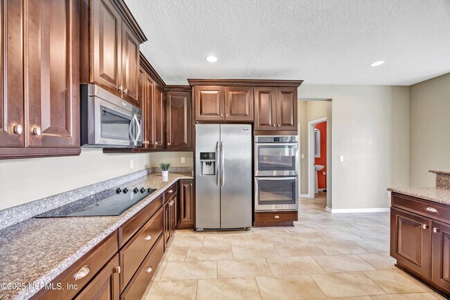 Building Photo - 12237 Woodview Dr