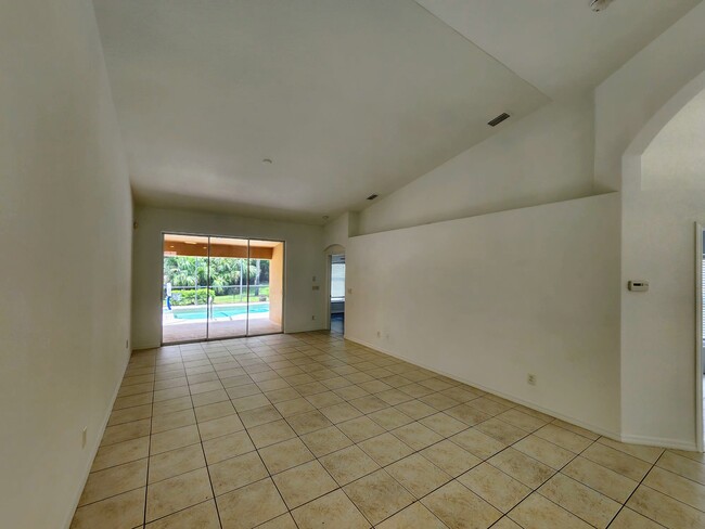 Building Photo - 15121 Cortona Way