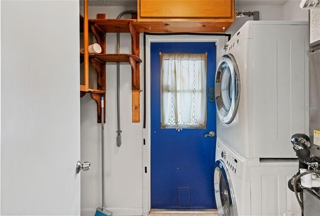 Building Photo - 40319 Orange Cir