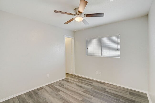 Building Photo - 12219 Raw Silver