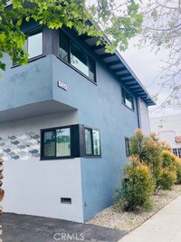 Building Photo - 1024 Pico Blvd