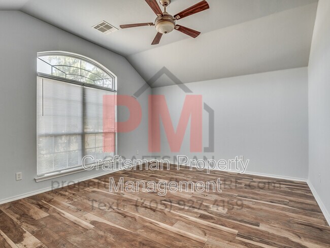 Building Photo - 2117 SE 9th St