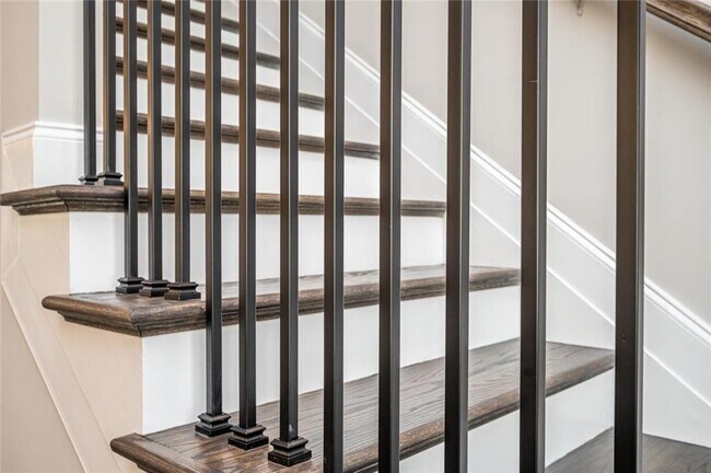 Building Photo - 6655 Sterling Dr