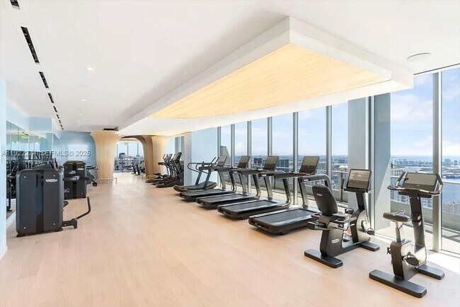 Building Photo - 1000 Brickell Plaza