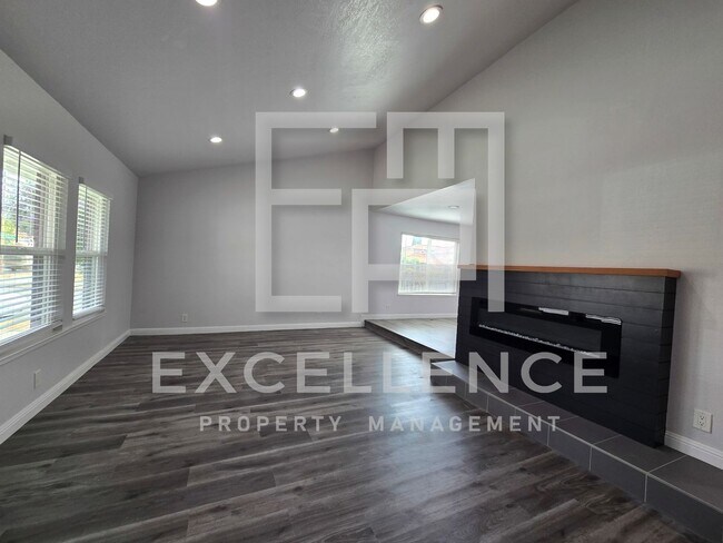 Building Photo - Fully Updated 4/2 Corner Lot Home - Firepl...