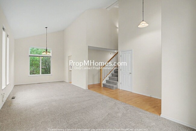 Building Photo - Bull Mountain Three Bedroom Home!