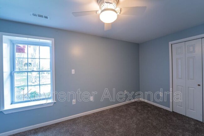 Building Photo - 13183 Oak Farm Dr